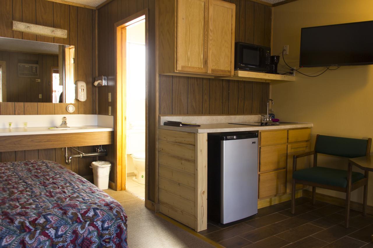 The Village Inn Motel & Restaurant Challis Екстериор снимка